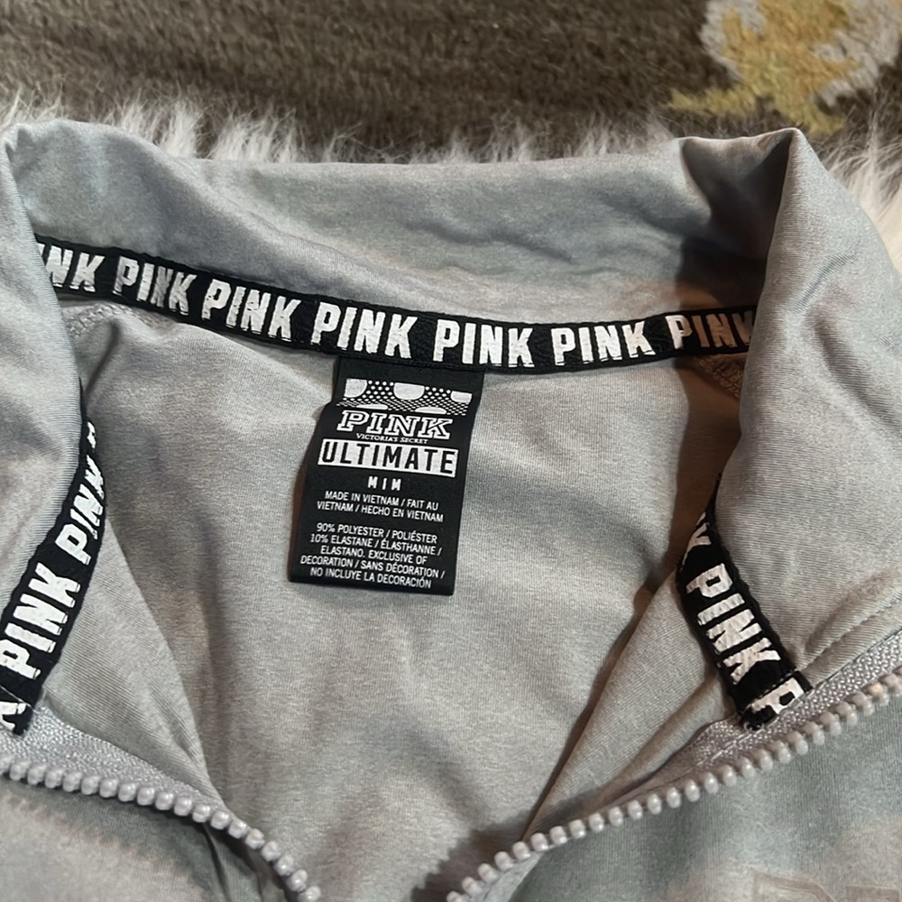 Pink light weight pull-over - Picture 2 of 3